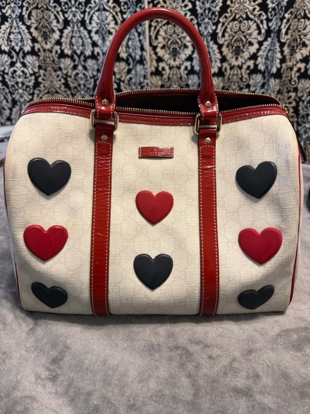 Authentic Gucci Boston Bag with Red and Black Heart Appliqués - Picture 2 of 11